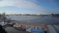Archiv Foto Webcam Hamburg: Landungsbrücken 06:00