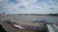 Archiv Foto Webcam Hamburg: Landungsbrücken 15:00