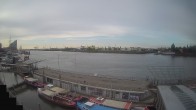 Archiv Foto Webcam Hamburg: Landungsbrücken 06:00