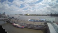 Archiv Foto Webcam Hamburg: Landungsbrücken 13:00