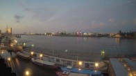 Archiv Foto Webcam Hamburg: Landungsbrücken 03:00