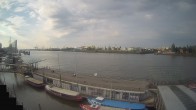 Archiv Foto Webcam Hamburg: Landungsbrücken 06:00