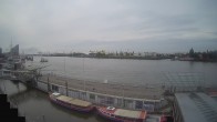 Archiv Foto Webcam Hamburg: Landungsbrücken 06:00