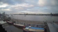 Archiv Foto Webcam Hamburg: Landungsbrücken 05:00