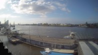 Archiv Foto Webcam Hamburg: Landungsbrücken 02:00