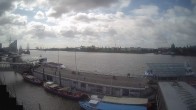 Archiv Foto Webcam Hamburg: Landungsbrücken 04:00