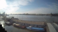 Archiv Foto Webcam Hamburg: Landungsbrücken 05:00