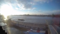 Archived image Webcam Hamburg: Cargo bridges 07:00
