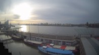 Archiv Foto Webcam Hamburg: Landungsbrücken 07:00