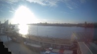 Archiv Foto Webcam Hamburg: Landungsbrücken 07:00