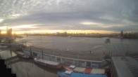 Archived image Webcam Hamburg: Cargo bridges 06:00
