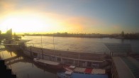 Archiv Foto Webcam Hamburg: Landungsbrücken 06:00
