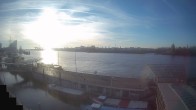 Archiv Foto Webcam Hamburg: Landungsbrücken 07:00