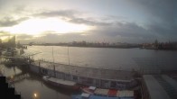 Archiv Foto Webcam Hamburg: Landungsbrücken 06:00
