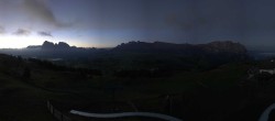 Archived image Webcam Alpe di Siusi: View from the Puflatsch Mountain Station 05:00