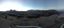 Archived image Webcam Alpe di Siusi: View from the Puflatsch Mountain Station 05:00