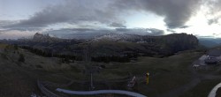 Archived image Webcam Alpe di Siusi: View from the Puflatsch Mountain Station 17:00