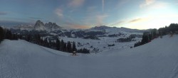 Archived image Webcam Alpe di Siusi: Panoramic view Mezdi mountain station 17:00