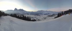 Archived image Webcam Alpe di Siusi: Panoramic view Mezdi mountain station 06:00