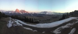 Archiv Foto Webcam Blick über Seiser Alm – Mezdi Bergstation 19:00