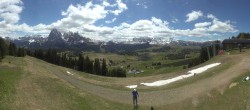 Archived image Webcam Alpe di Siusi: Panoramic view Mezdi mountain station 11:00