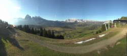 Archived image Webcam Alpe di Siusi: Panoramic view Mezdi mountain station 06:00