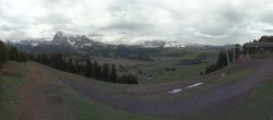 Archived image Webcam Alpe di Siusi: Panoramic view Mezdi mountain station 05:00