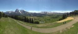 Archiv Foto Webcam Blick über Seiser Alm – Mezdi Bergstation 11:00
