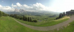 Archiv Foto Webcam Blick über Seiser Alm – Mezdi Bergstation 15:00
