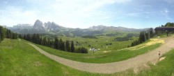 Archiv Foto Webcam Blick über Seiser Alm – Mezdi Bergstation 11:00