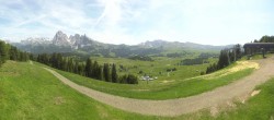 Archiv Foto Webcam Blick über Seiser Alm – Mezdi Bergstation 13:00