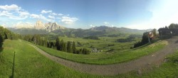 Archiv Foto Webcam Blick über Seiser Alm – Mezdi Bergstation 17:00