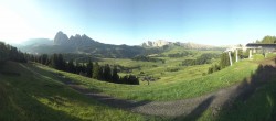 Archiv Foto Webcam Blick über Seiser Alm – Mezdi Bergstation 05:00