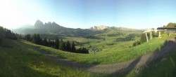 Archiv Foto Webcam Blick über Seiser Alm – Mezdi Bergstation 05:00
