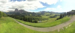 Archiv Foto Webcam Blick über Seiser Alm – Mezdi Bergstation 15:00