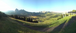 Archiv Foto Webcam Blick über Seiser Alm – Mezdi Bergstation 05:00