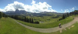 Archiv Foto Webcam Blick über Seiser Alm – Mezdi Bergstation 11:00