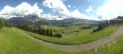 Archiv Foto Webcam Blick über Seiser Alm – Mezdi Bergstation 15:00