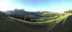 Archiv Foto Webcam Blick über Seiser Alm – Mezdi Bergstation 05:00
