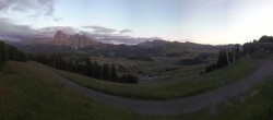 Archiv Foto Webcam Blick über Seiser Alm – Mezdi Bergstation 19:00