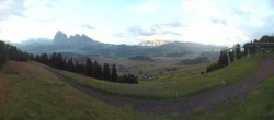 Archiv Foto Webcam Blick über Seiser Alm – Mezdi Bergstation 05:00