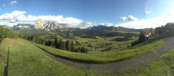 Archiv Foto Webcam Blick über Seiser Alm – Mezdi Bergstation 17:00