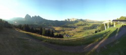 Archiv Foto Webcam Blick über Seiser Alm – Mezdi Bergstation 05:00