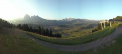 Archiv Foto Webcam Blick über Seiser Alm – Mezdi Bergstation 05:00