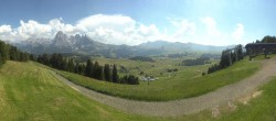 Archiv Foto Webcam Blick über Seiser Alm – Mezdi Bergstation 13:00