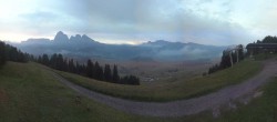 Archiv Foto Webcam Blick über Seiser Alm – Mezdi Bergstation 05:00