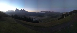 Archiv Foto Webcam Blick über Seiser Alm – Mezdi Bergstation 05:00