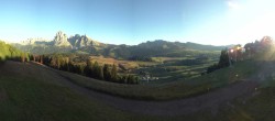 Archiv Foto Webcam Blick über Seiser Alm – Mezdi Bergstation 17:00