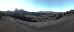 Archived image Webcam Alpe di Siusi: Panoramic view Mezdi mountain station 06:00