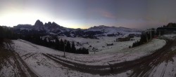Archiv Foto Webcam Blick über Seiser Alm – Mezdi Bergstation 05:00